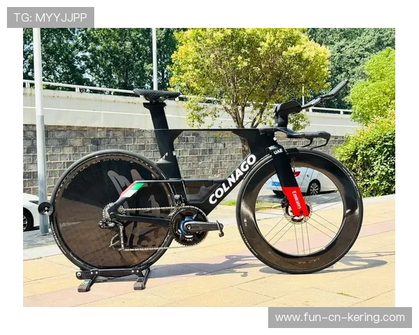 自行车爬坡段爆发惊人力量甩掉主车群